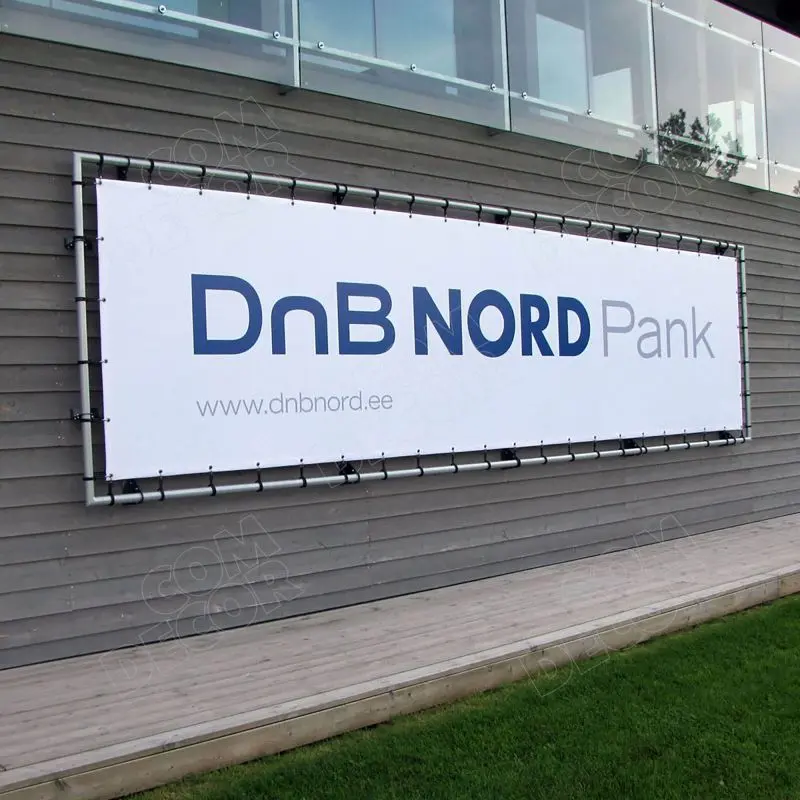 Bänneriraamiga pvc-bänner majaseinal Bänneriraamiga pvc-bänner majaseinal
